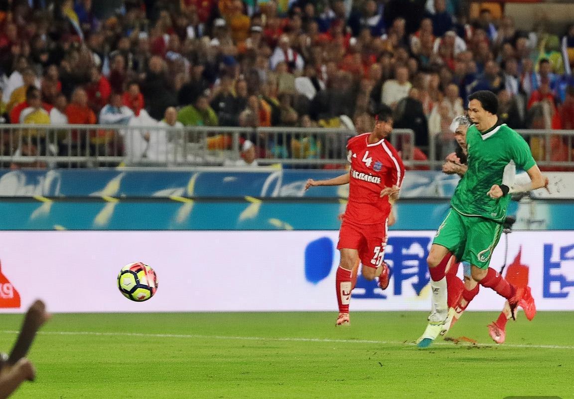 2017中超巅峰对决：上港国安激战经典回顾与战术解析(图2)